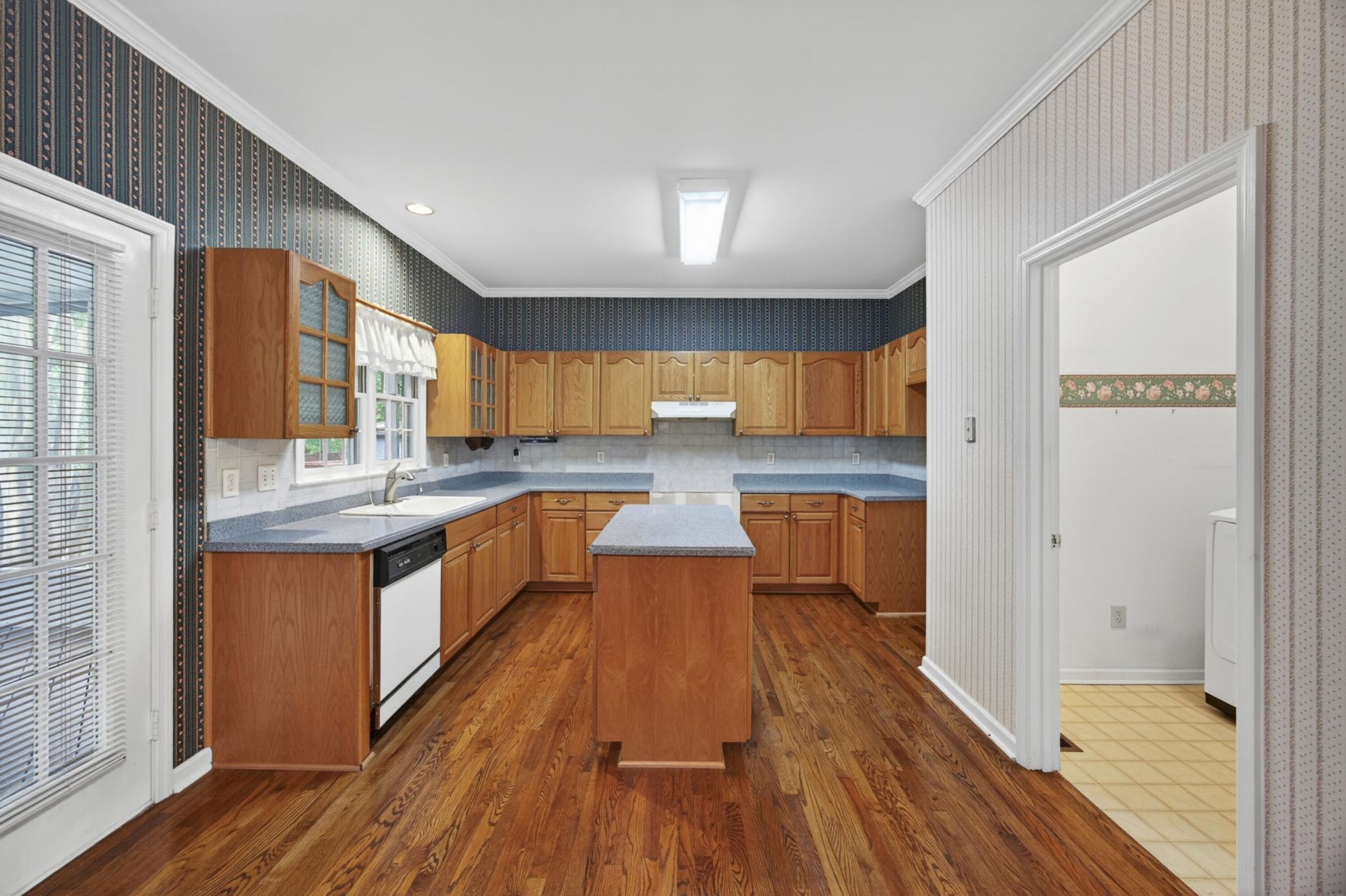 5425 Roxbury Drive Photo 33