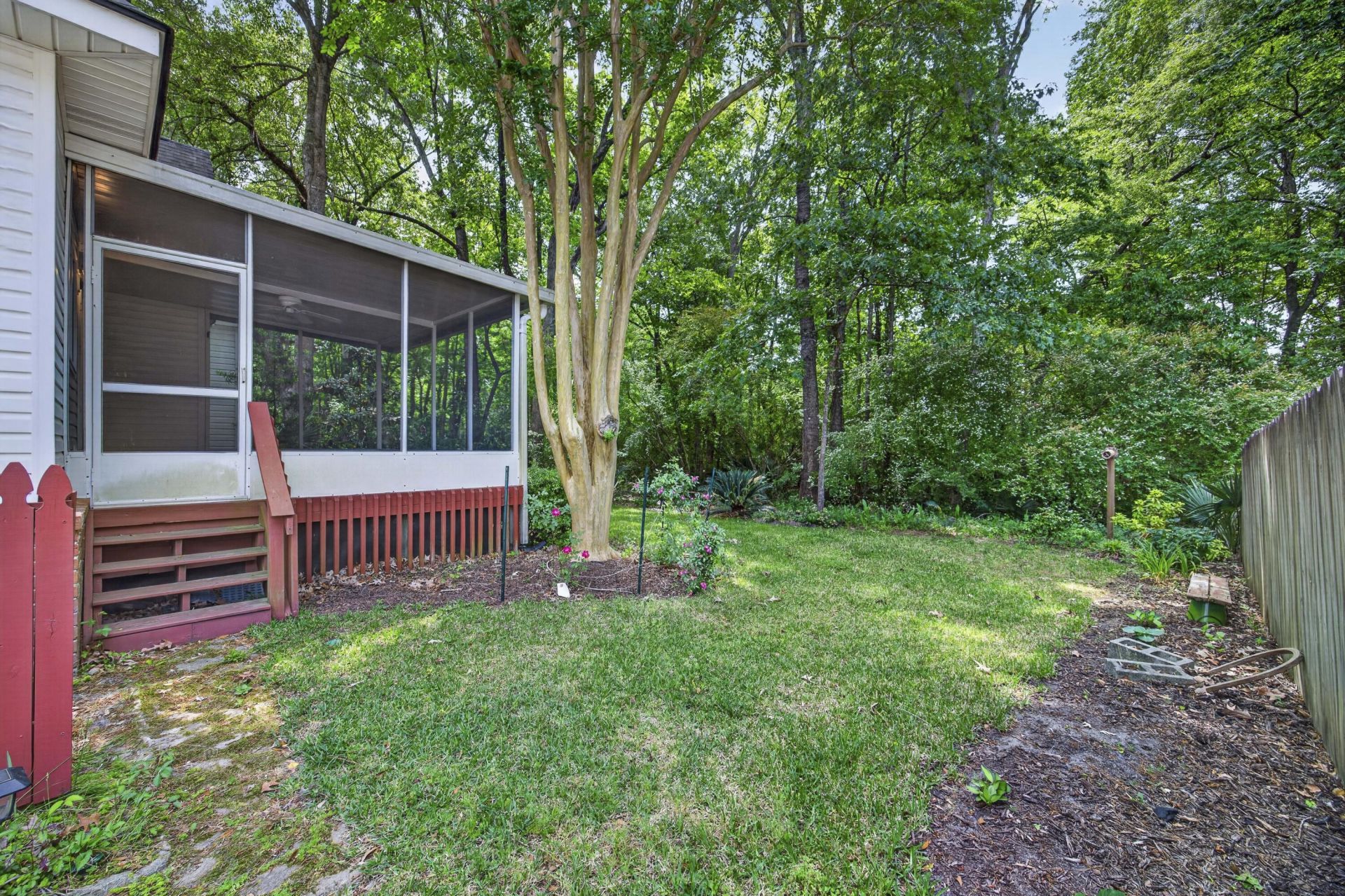 5425 Roxbury Drive Photo 37