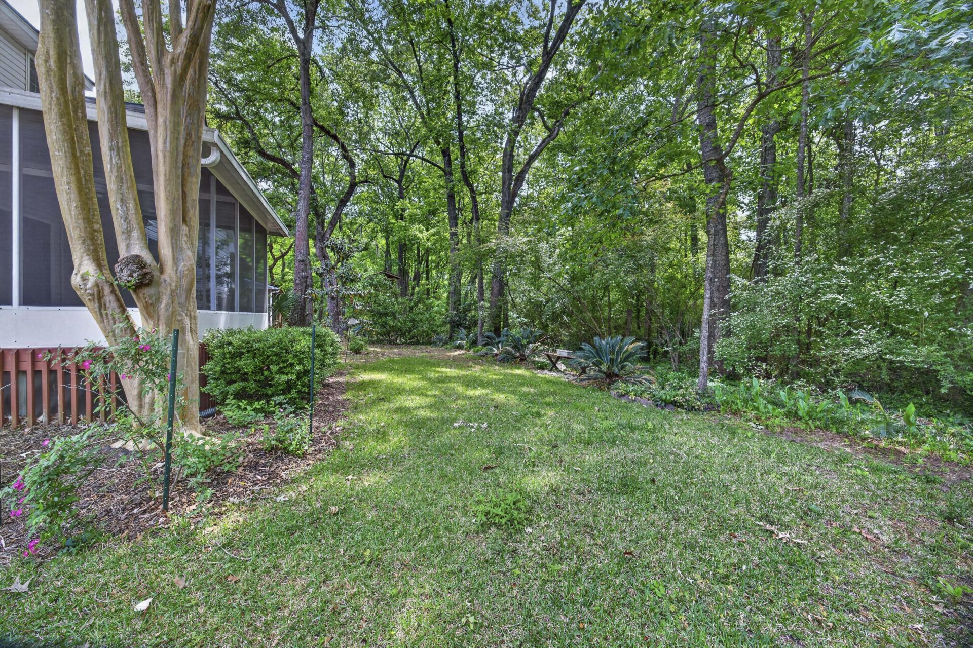 5425 Roxbury Drive Photo 38