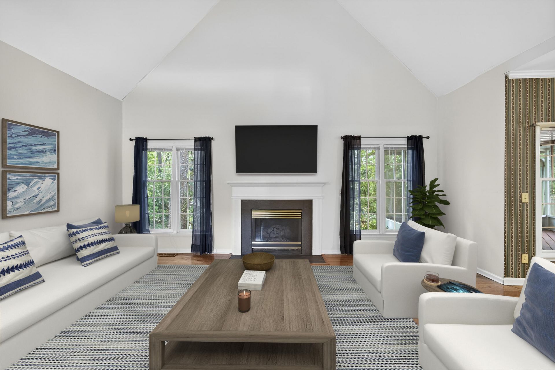 5425 Roxbury Drive Photo 4