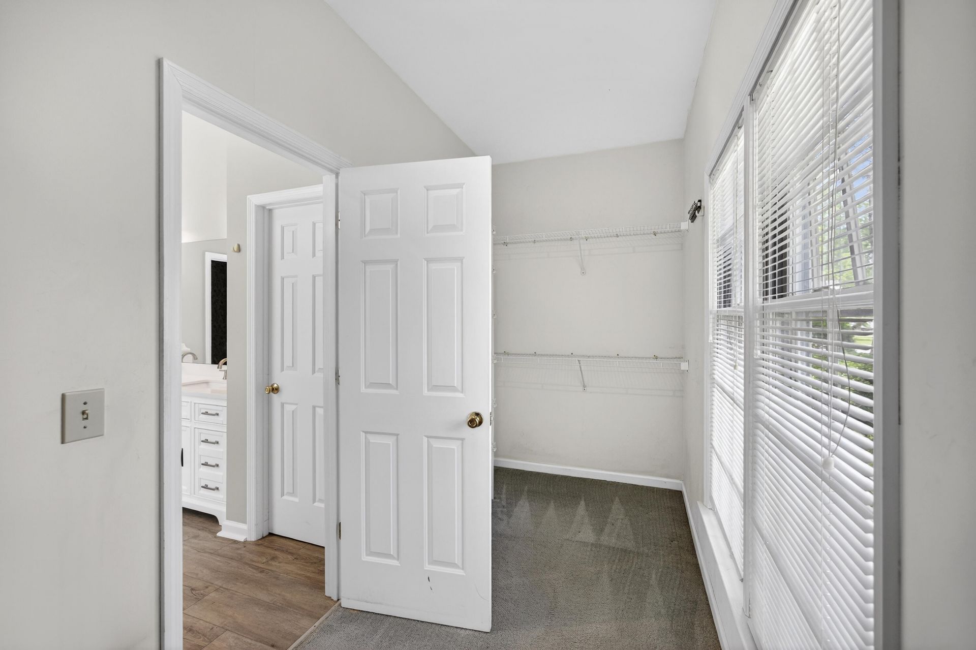 5425 Roxbury Drive Photo 45