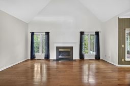 5425 Roxbury Drive photo 4