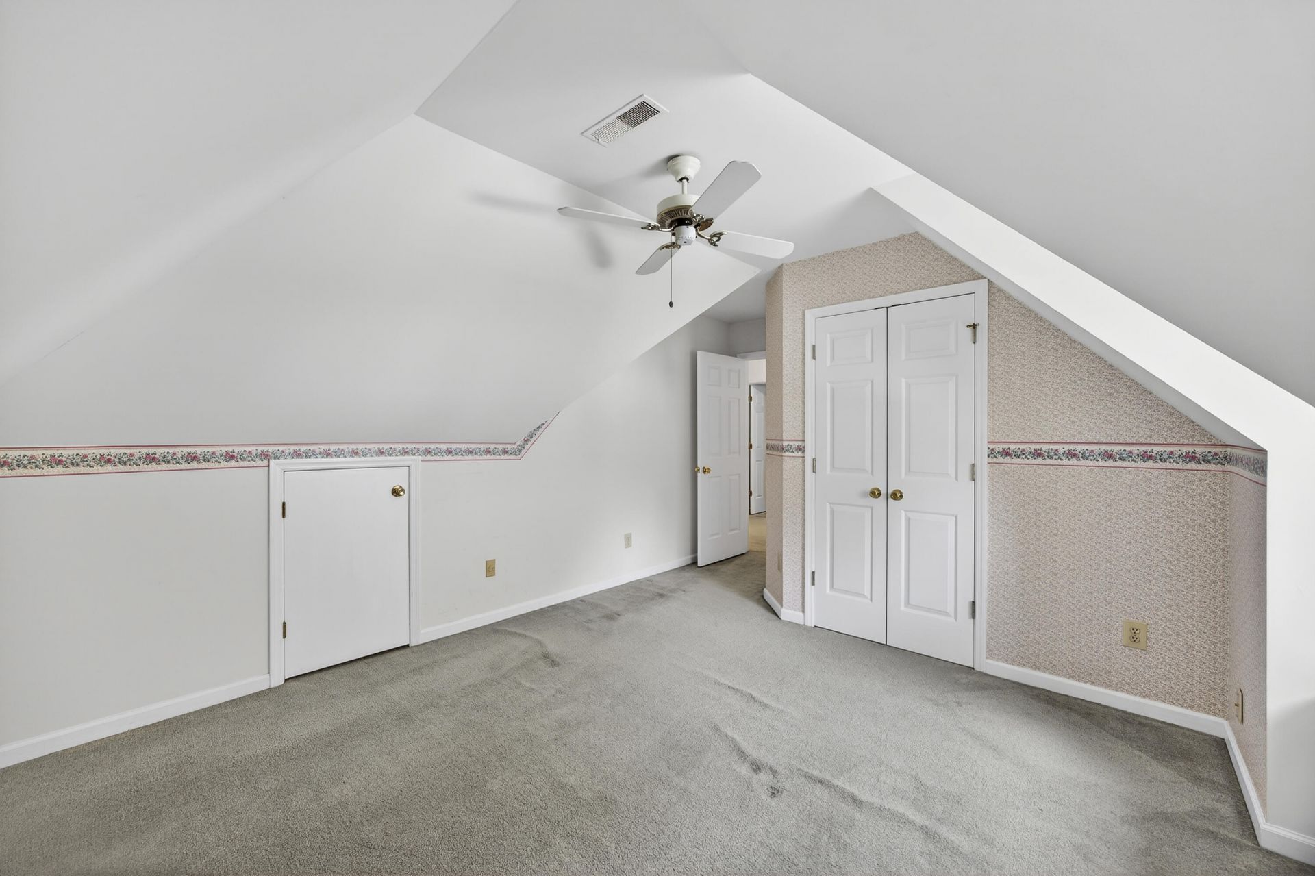 5425 Roxbury Drive Photo 54