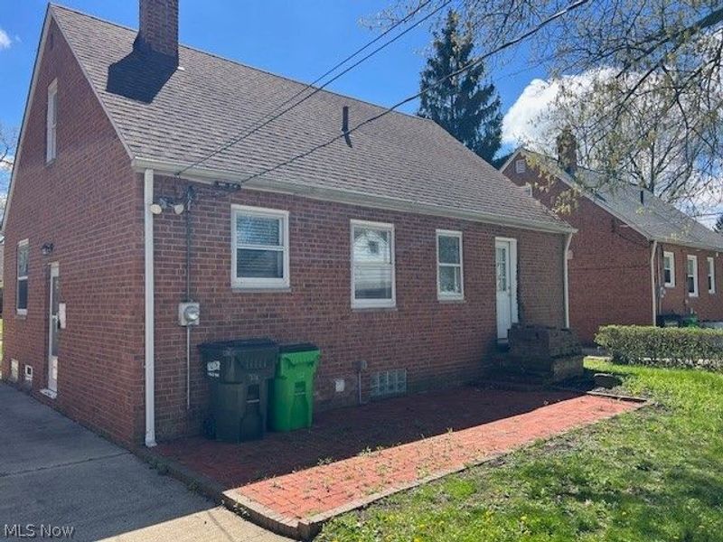 4263 W Anderson Road, South Euclid, OH 44121 Photo 2