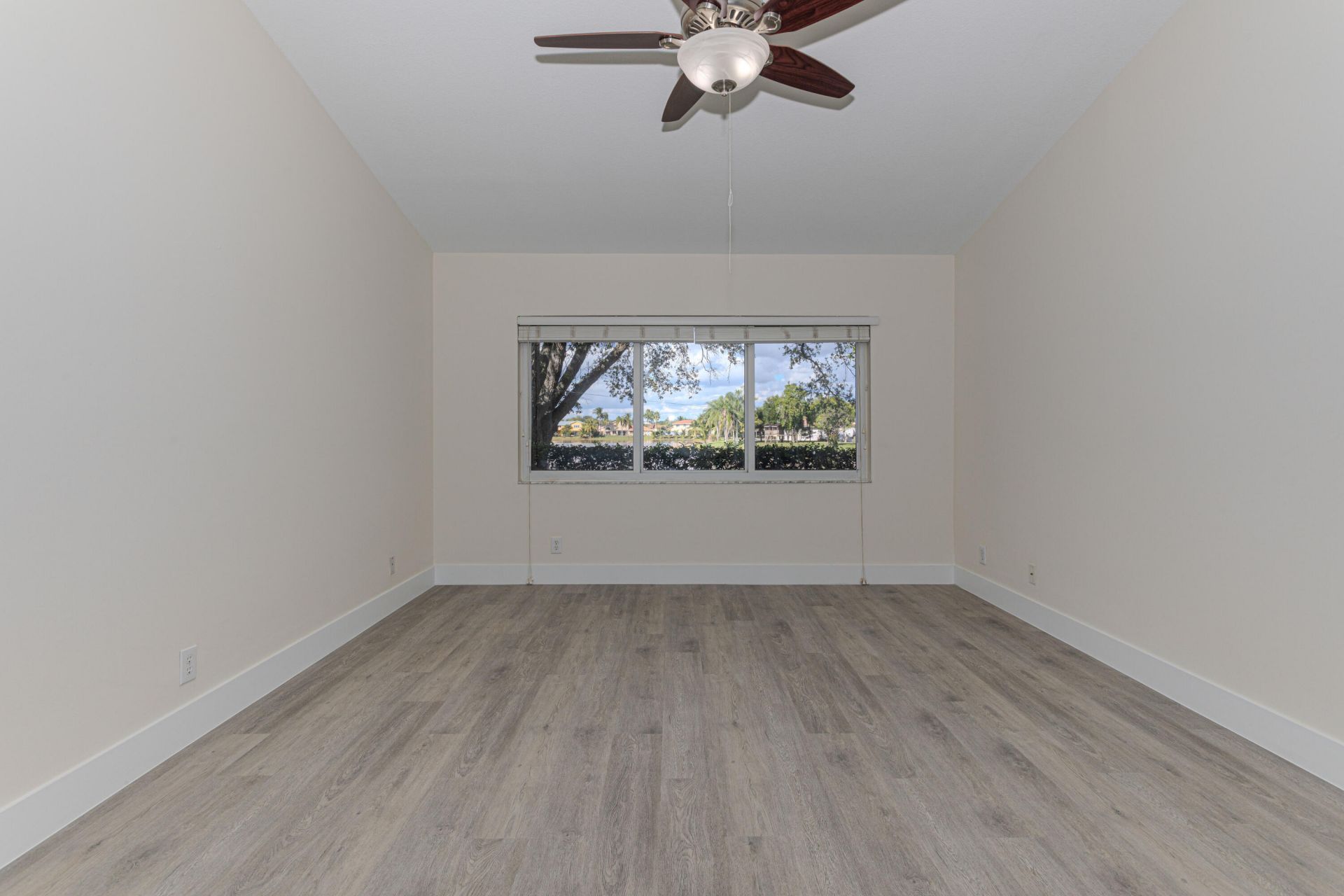 19921 NW 4th Street, Pembroke Pines, FL 33029 Photo
