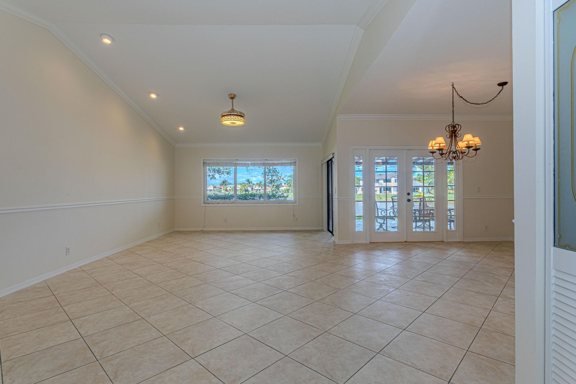 19921 NW 4th Street, Pembroke Pines, FL 33029 Photo