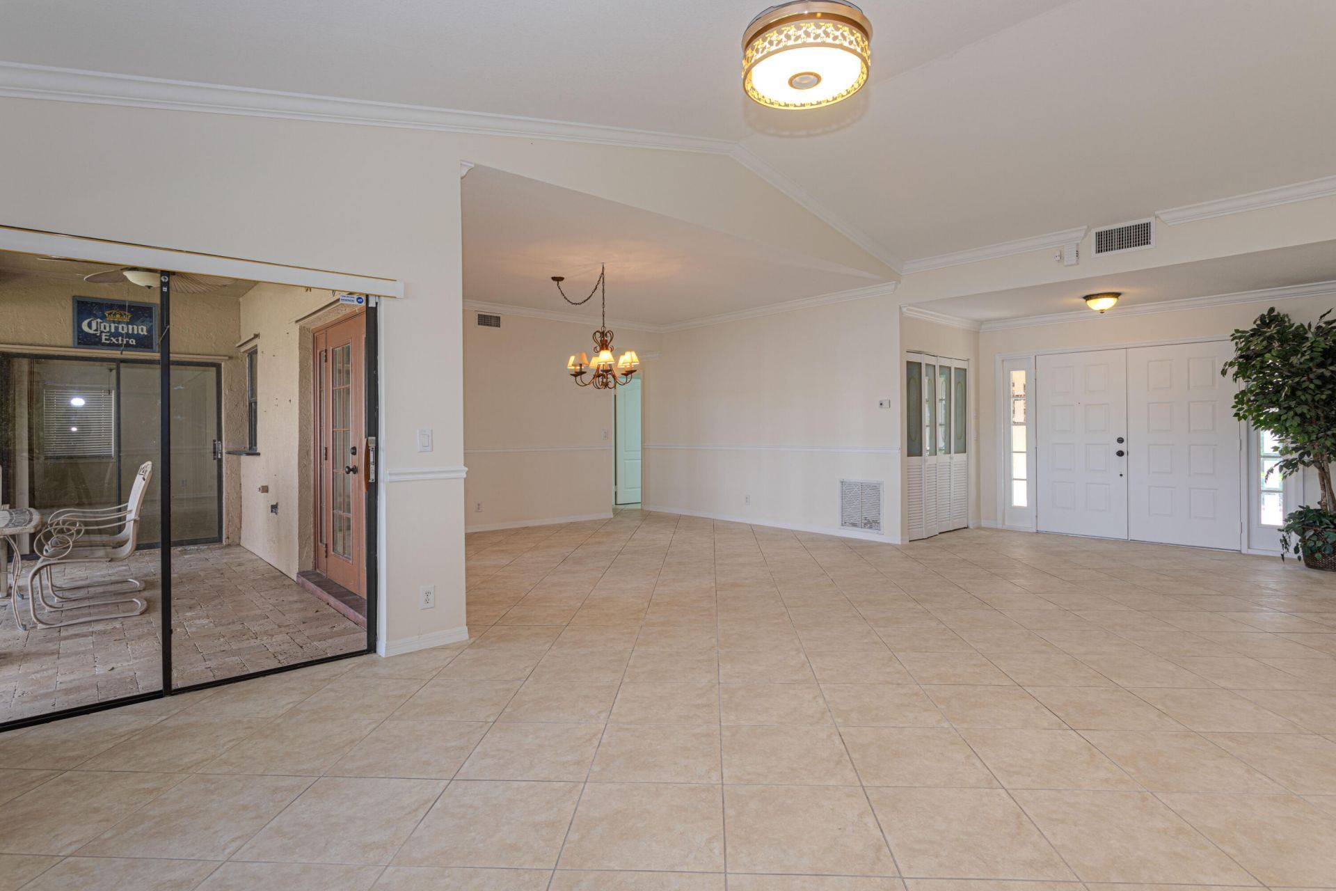 19921 NW 4th Street, Pembroke Pines, FL 33029 Photo