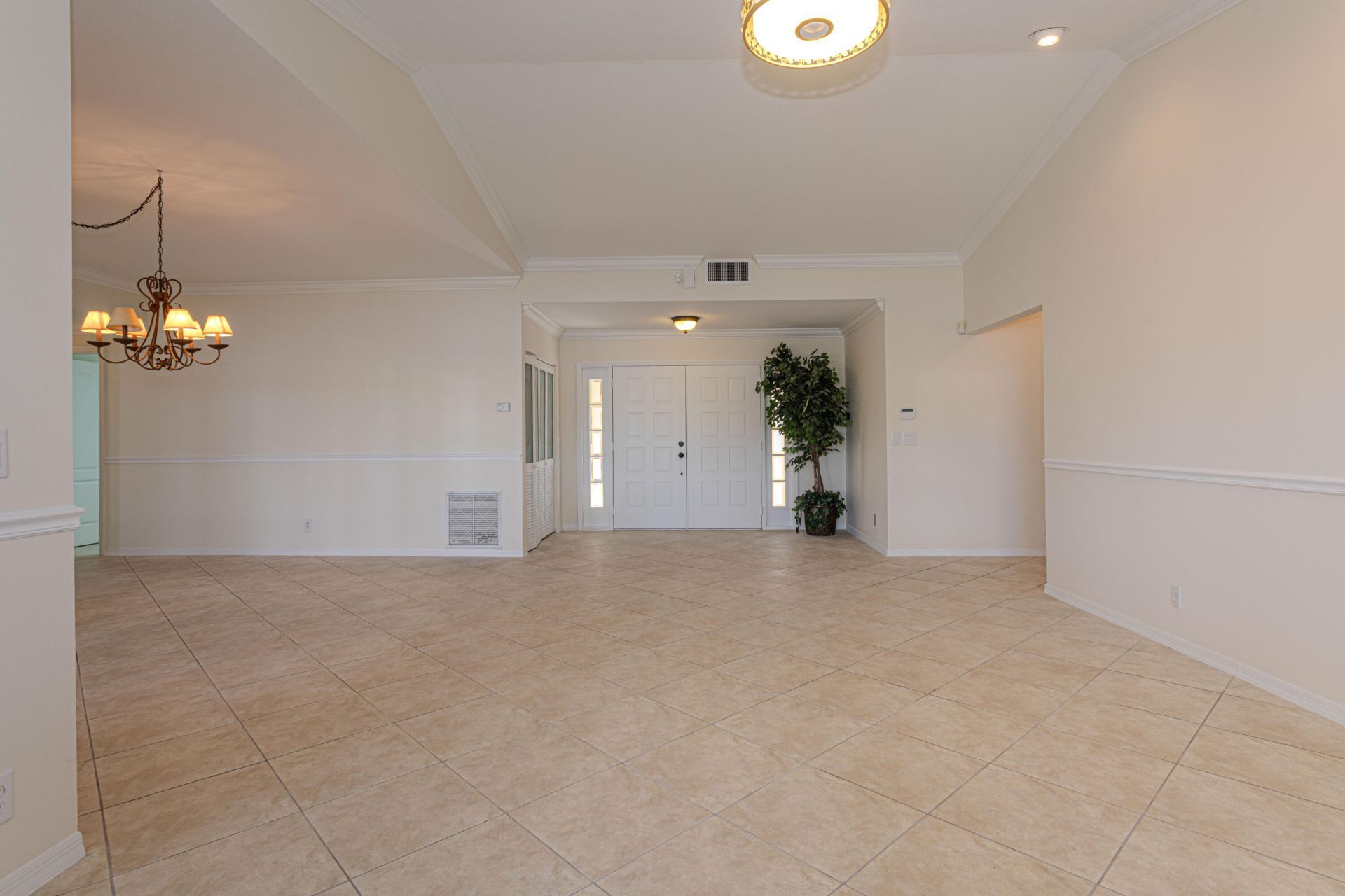 19921 NW 4th Street, Pembroke Pines, FL 33029 Photo