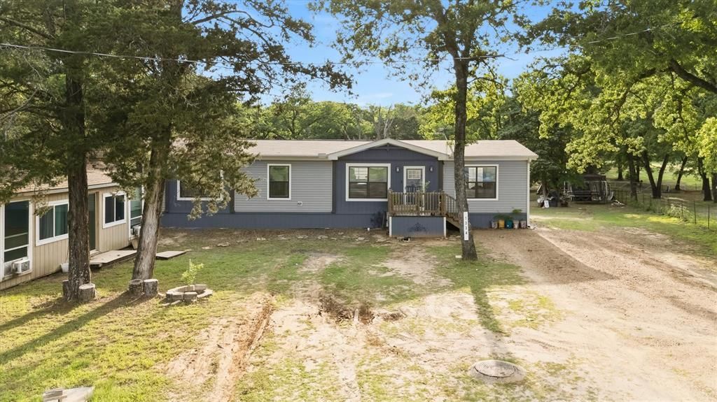 1334 E Woods Drive, Seven Points, TX 75143 Main Photo