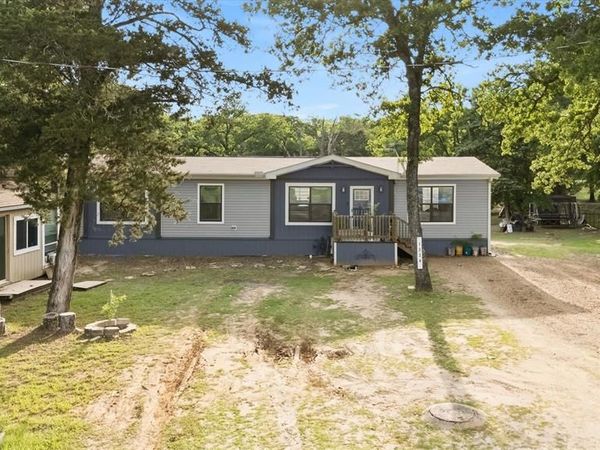 1334 E Woods Drive, Seven Points, TX 75143