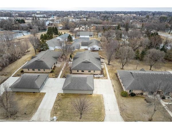 924 E Summit Avenue , Unit 304, Fergus Falls, MN 56537