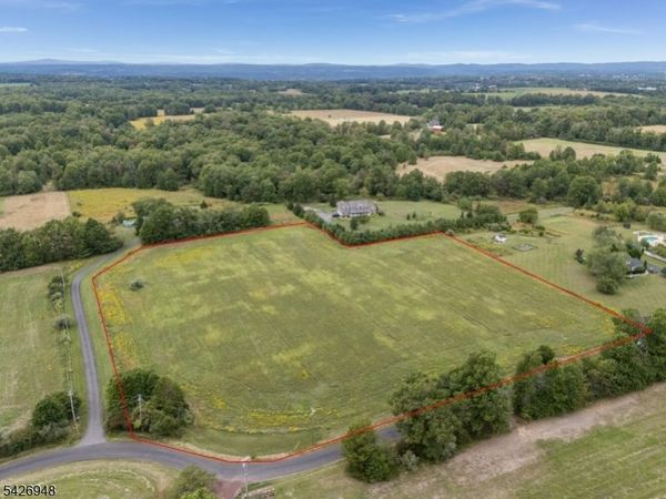 130 Fitzer Rd, Kingwood, NJ 08825