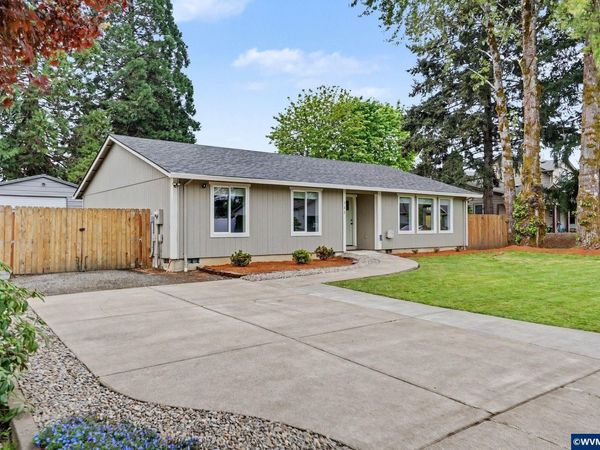 713 SE Rosewood Ln, Dallas, OR 97338
