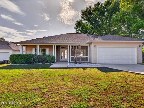 1605 Lake Mars Avenue, Ocean Springs, MS 39564