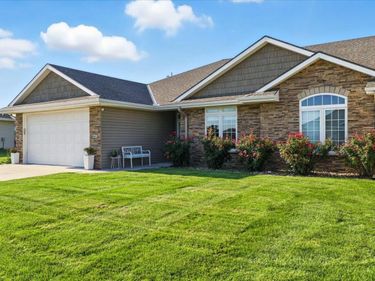 5221 CARRIAGE Road, COUNCIL BLUFFS, IA 51501
