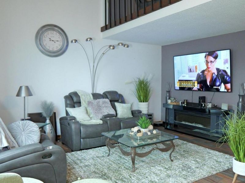 1345 S Waggoner Road, Reynoldsburg, OH 43068 Photo 2