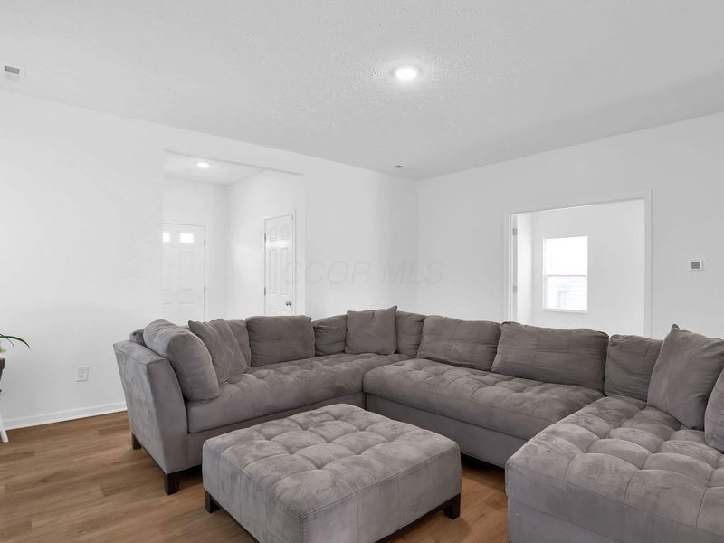 1545 Lewes Castle Drive, Grove City, OH 43123 Photo 7