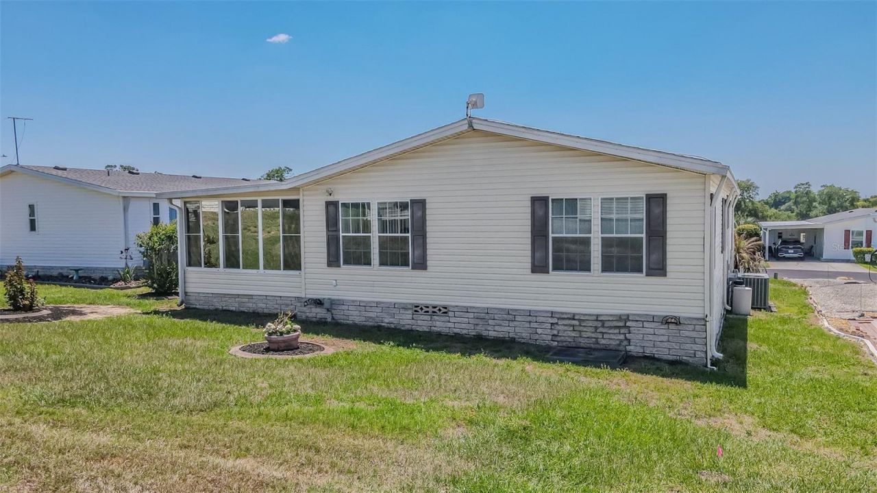 37627 Lorena Avenue, Zephyrhills, FL 33541 Photo