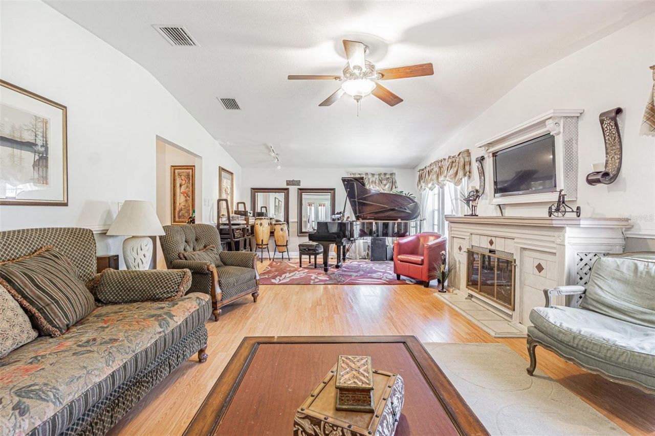 37627 Lorena Avenue, Zephyrhills, FL 33541 Photo
