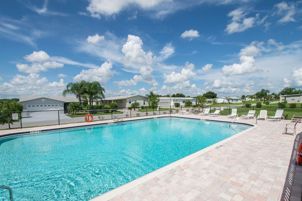 37627 Lorena Avenue, Zephyrhills, FL 33541 Photo