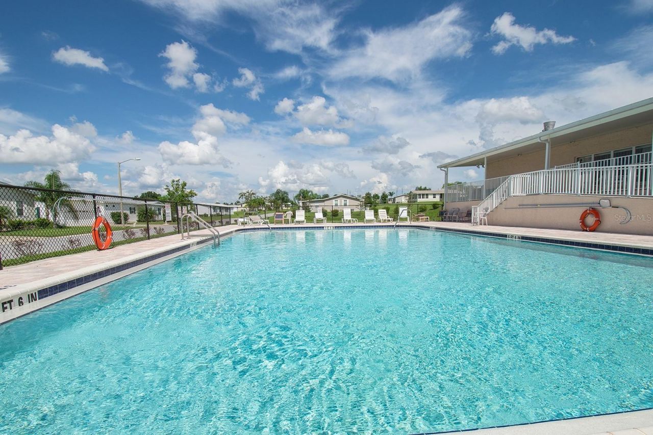 37627 Lorena Avenue, Zephyrhills, FL 33541 Photo