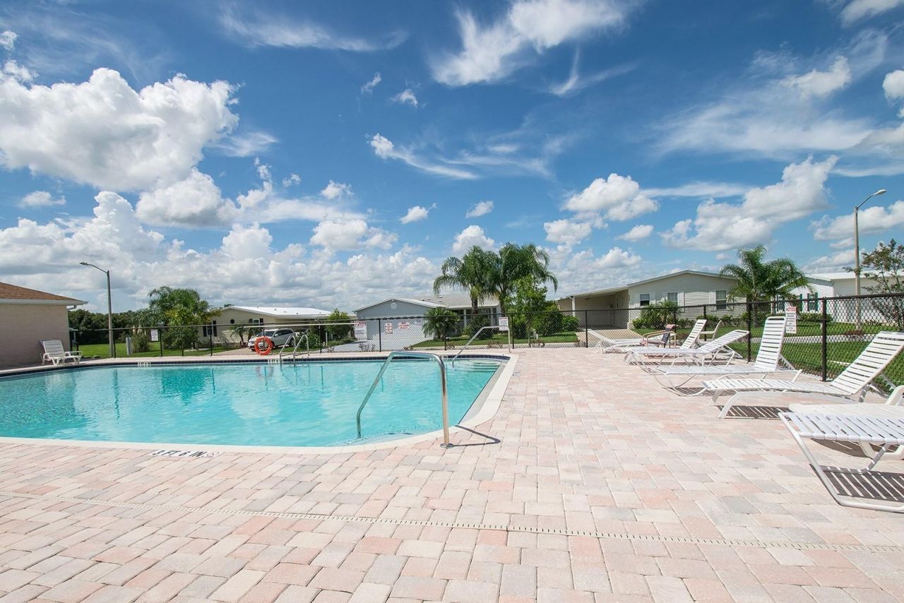 37627 Lorena Avenue, Zephyrhills, FL 33541 Photo