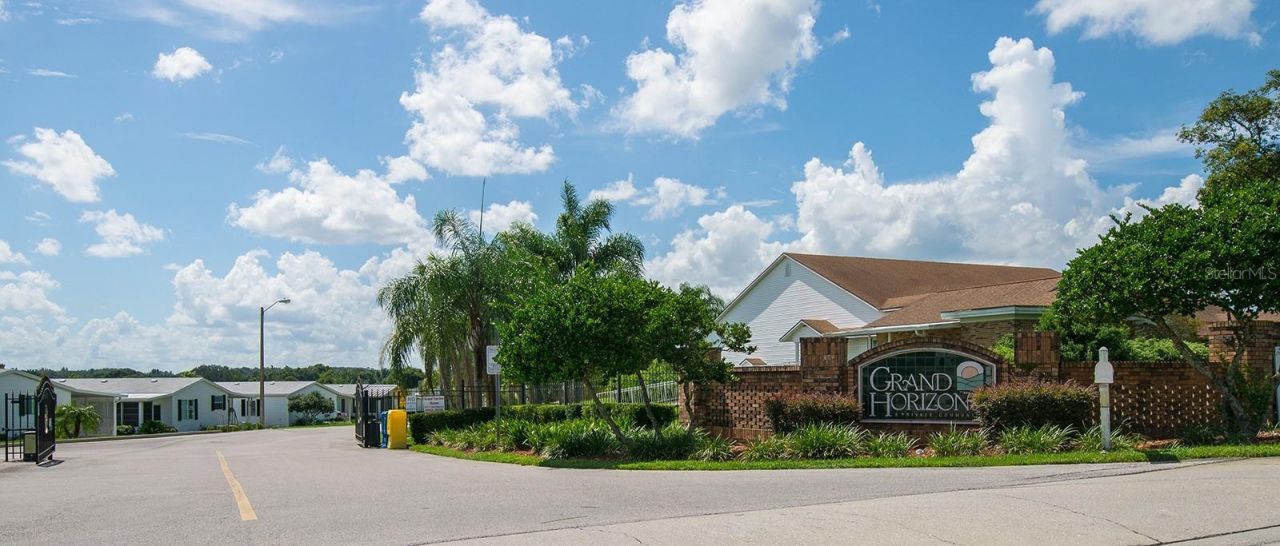 37627 Lorena Avenue, Zephyrhills, FL 33541 Photo