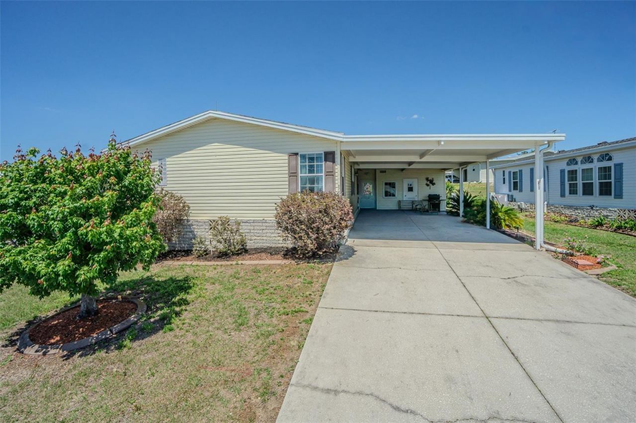 37627 Lorena Avenue, Zephyrhills, FL 33541 Photo