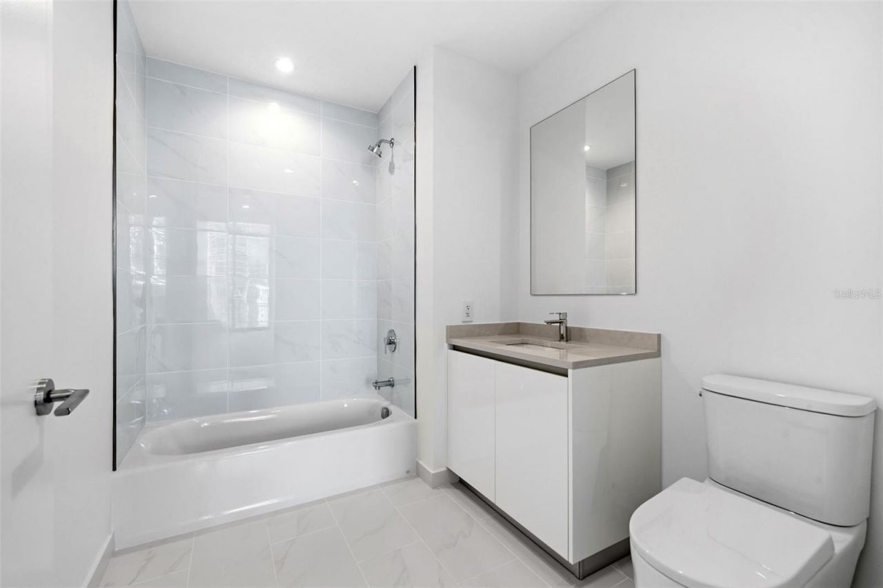 400 Central Avenue, Unit 1903, Saint Petersburg, FL 33701 Photo