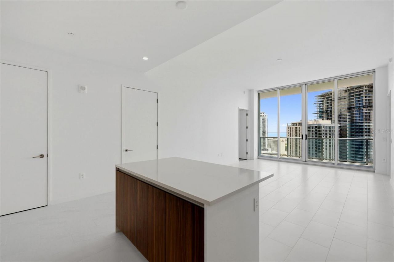 400 Central Avenue, Unit 1903, Saint Petersburg, FL 33701 Photo