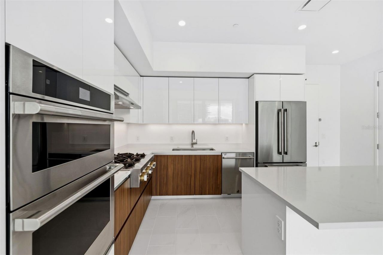 400 Central Avenue, Unit 1903, Saint Petersburg, FL 33701 Photo
