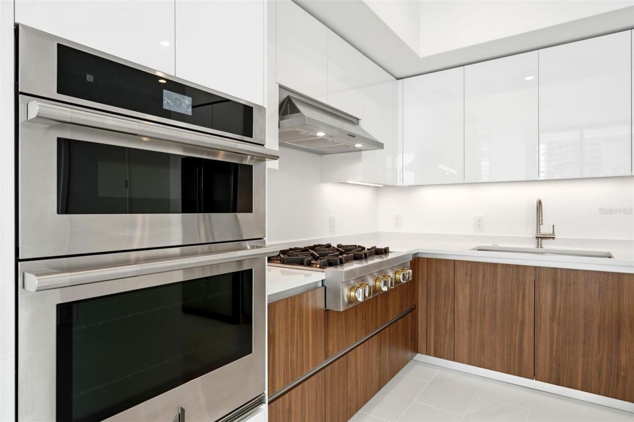 400 Central Avenue, Unit 1903, Saint Petersburg, FL 33701 Photo