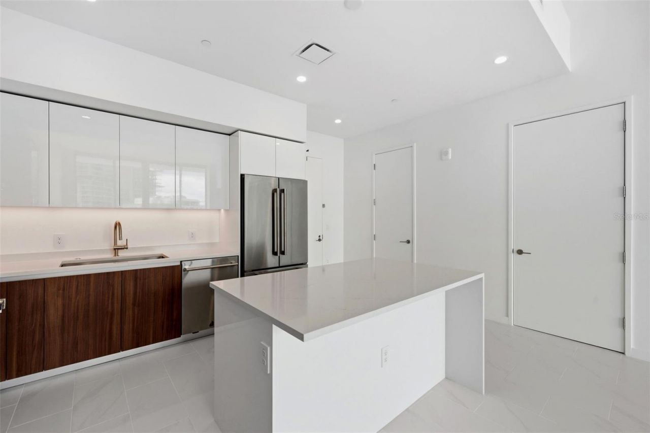 400 Central Avenue, Unit 1903, Saint Petersburg, FL 33701 Photo