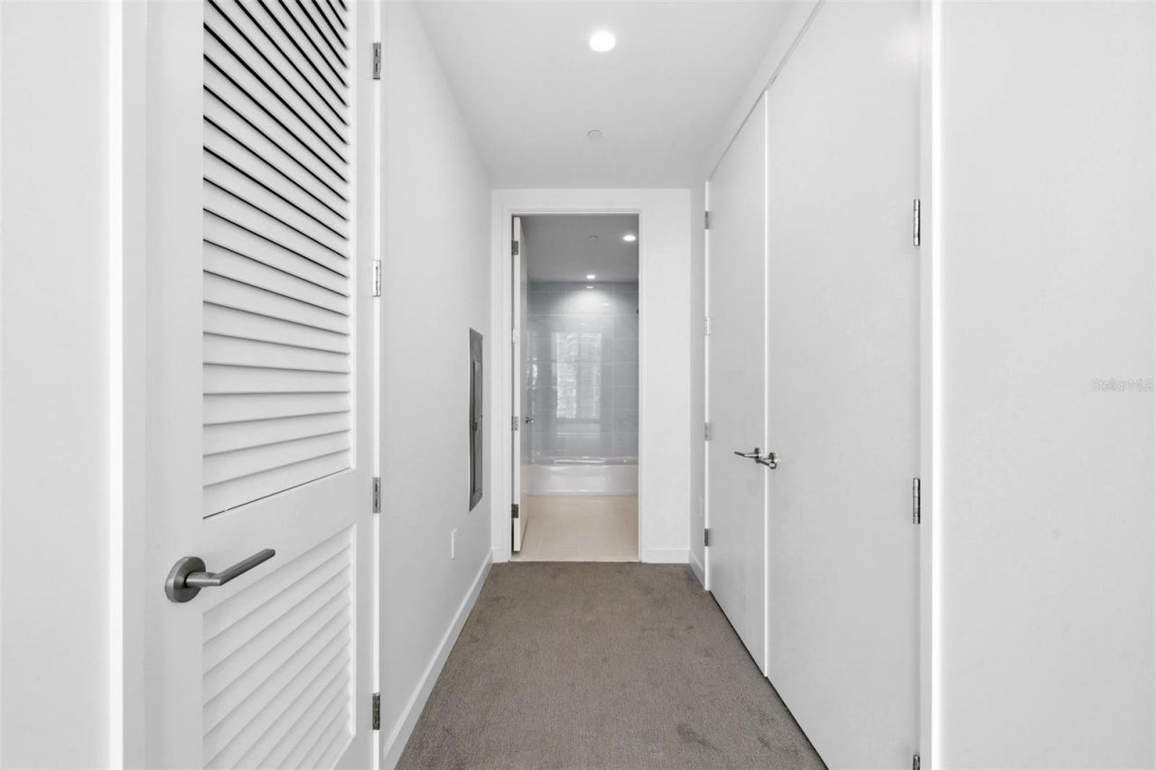 400 Central Avenue, Unit 1903, Saint Petersburg, FL 33701 Photo