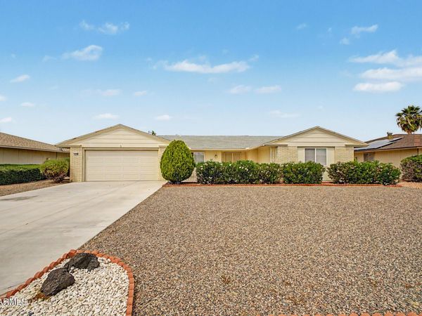 9726 W HUTTON Drive, Sun City, AZ 85351