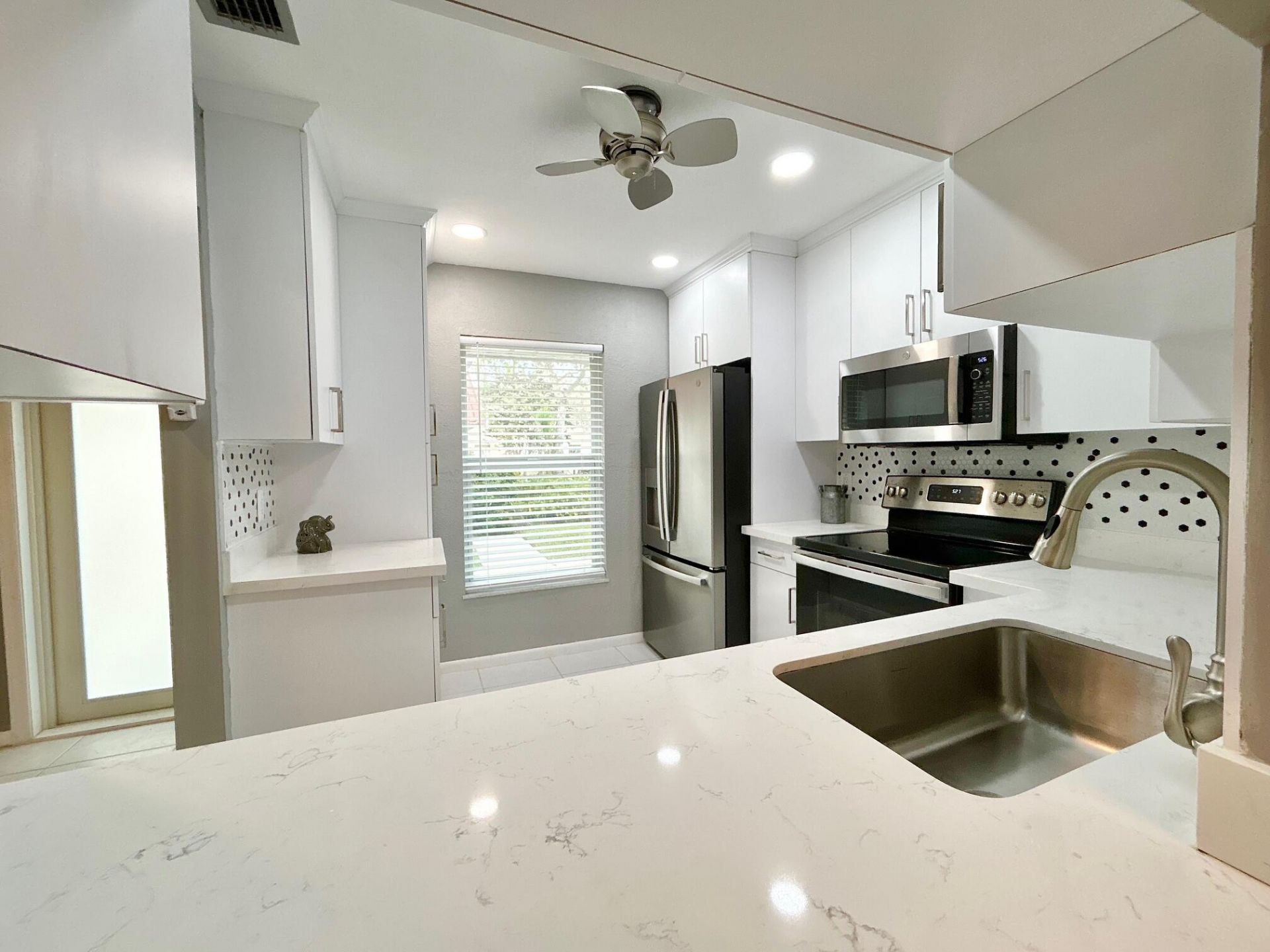 617 Laconia Circle, Unit B, Lake Worth, FL 33467 Photo