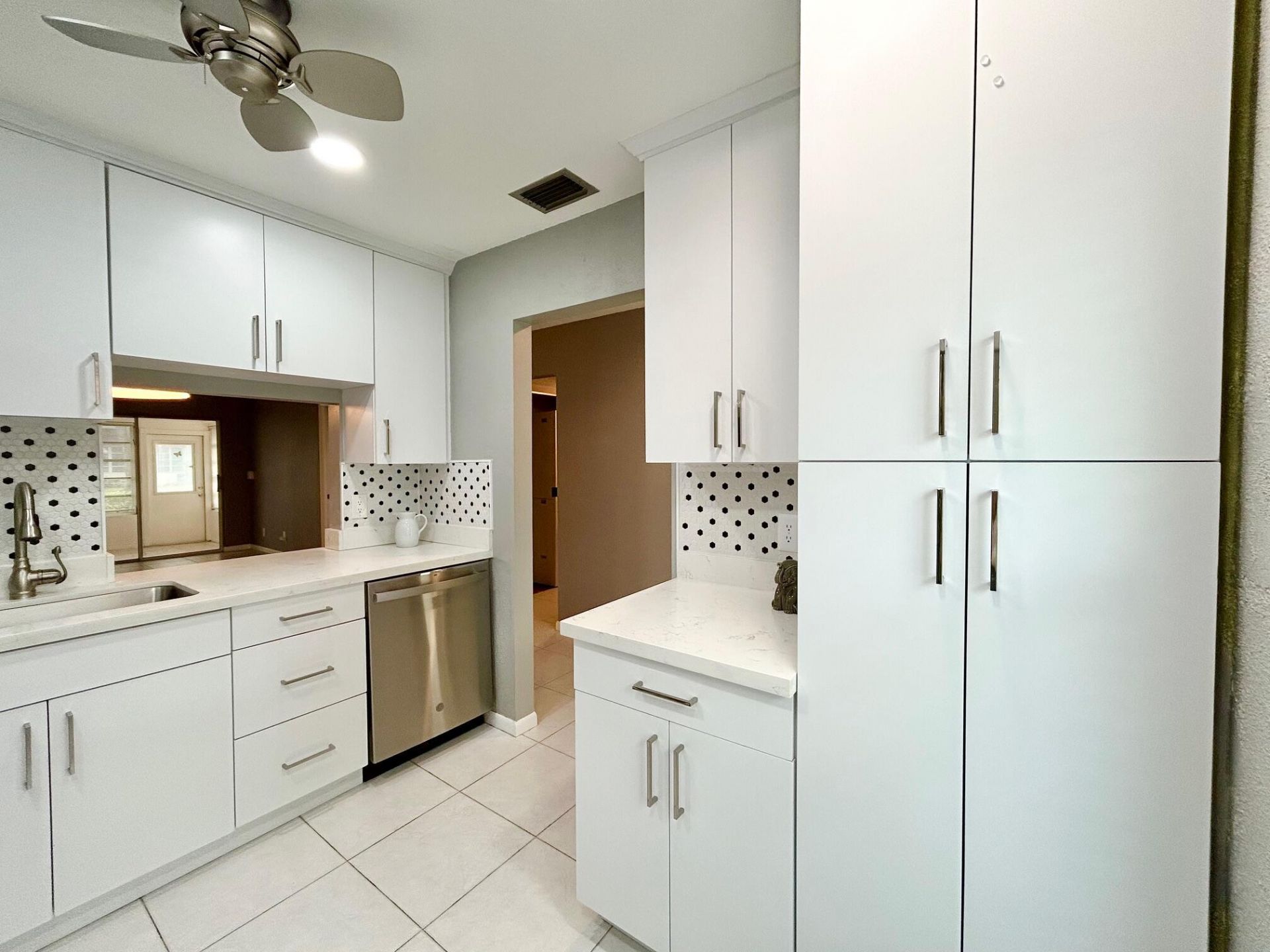 617 Laconia Circle, Unit B, Lake Worth, FL 33467 Photo