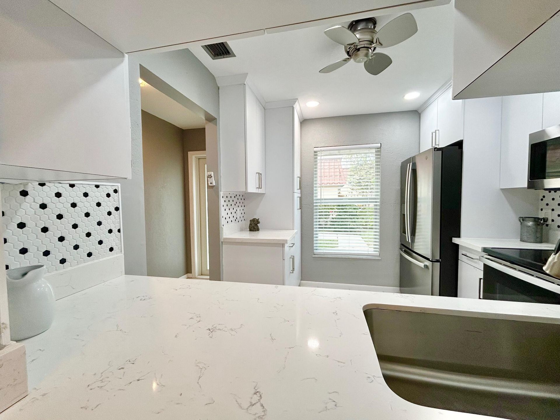 617 Laconia Circle, Unit B, Lake Worth, FL 33467 Photo