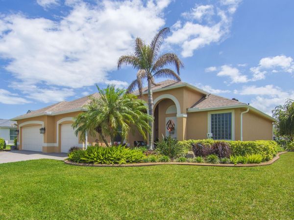 660 Tangelo Circle SW, Vero Beach, FL 32968