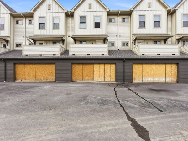 2123 E Howard Ave, Saint Francis, WI 53235