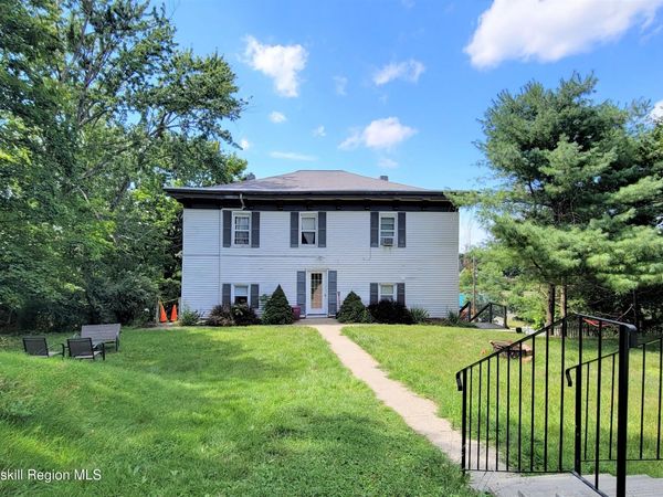 65 Hudson Avenue, Chatham, NY 12037