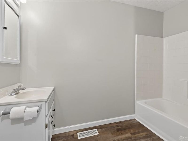 5709 W Xenia Street, Bowersville, OH 45307 Photo 15