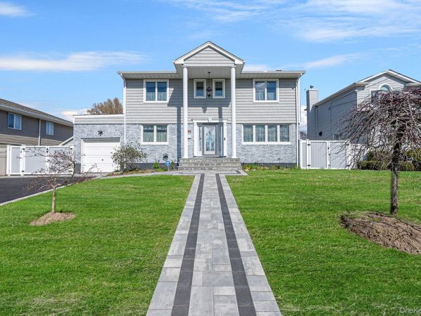 204 Bayview Avenue, Massapequa, NY 11758