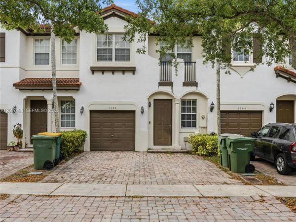 3166 NE 11th St, Homestead, FL 33033