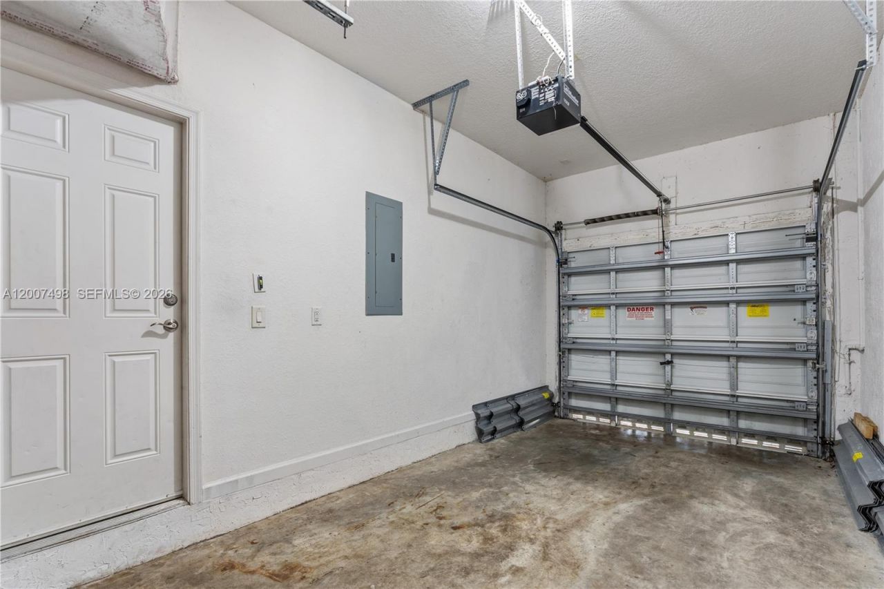 3166 NE 11th St, Homestead, FL 33033 Photo