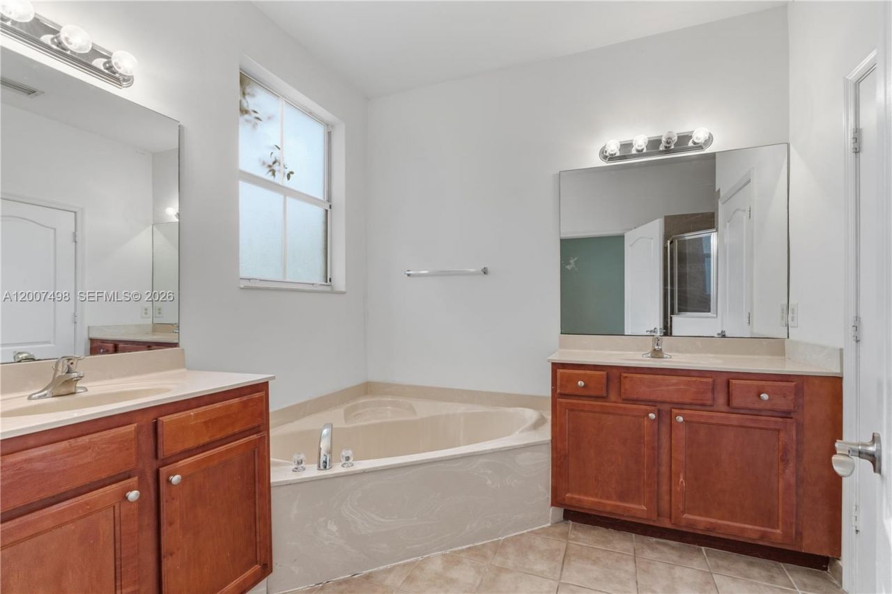 3166 NE 11th St, Homestead, FL 33033 Photo