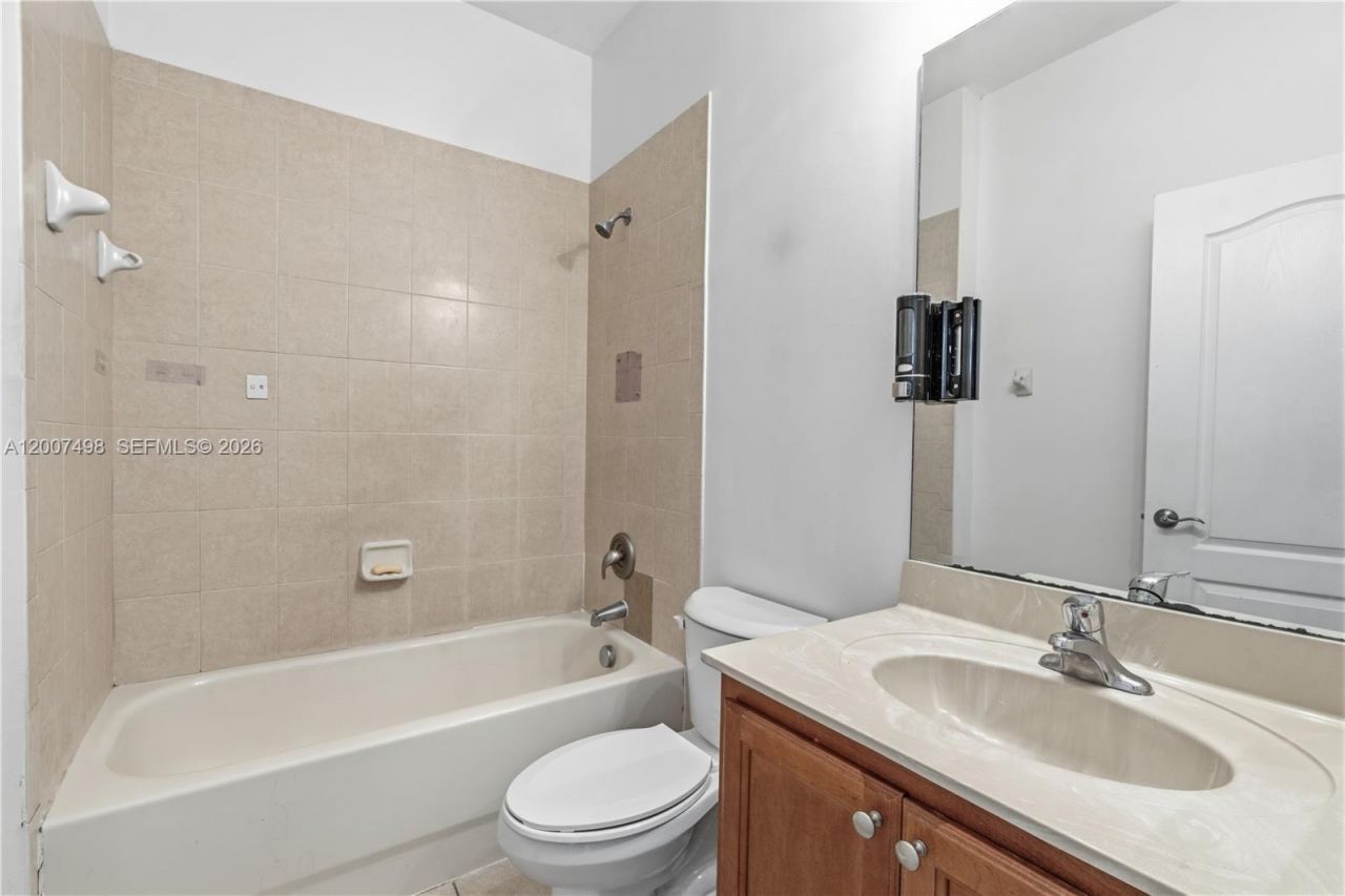 3166 NE 11th St, Homestead, FL 33033 Photo