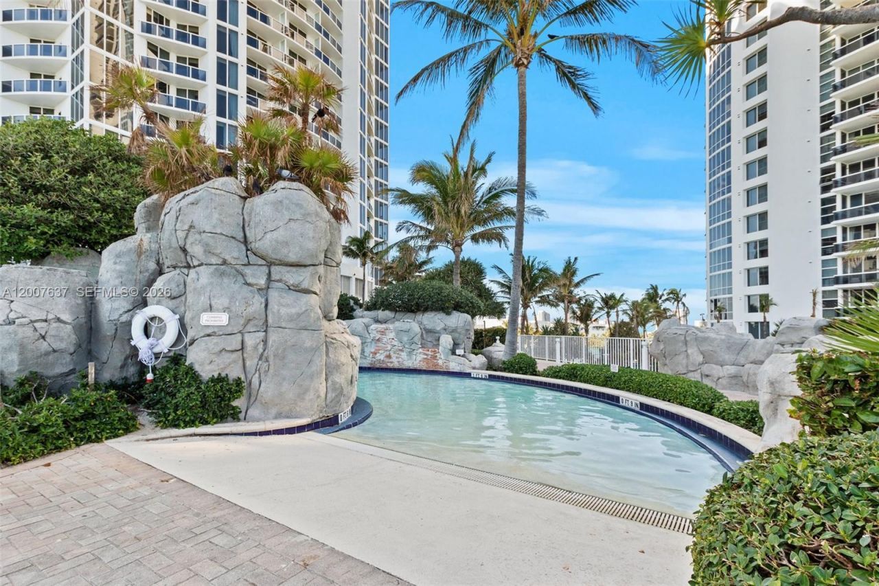 18001 Collins Ave , Unit 511, Sunny Isles Beach, FL 33160 Photo