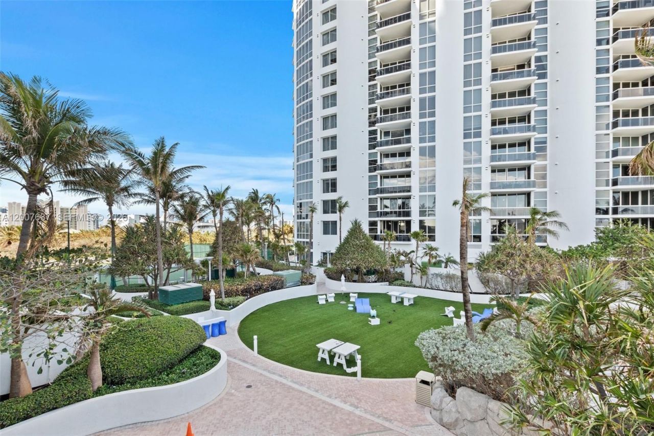 18001 Collins Ave , Unit 511, Sunny Isles Beach, FL 33160 Photo