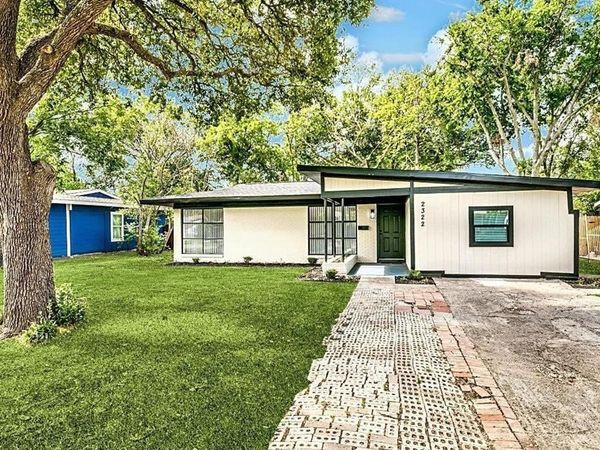 2322 San Paula Avenue , Dallas, TX 75228